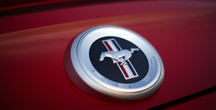  Ford Mustang GT 2010 года  (фото 137 из 213)